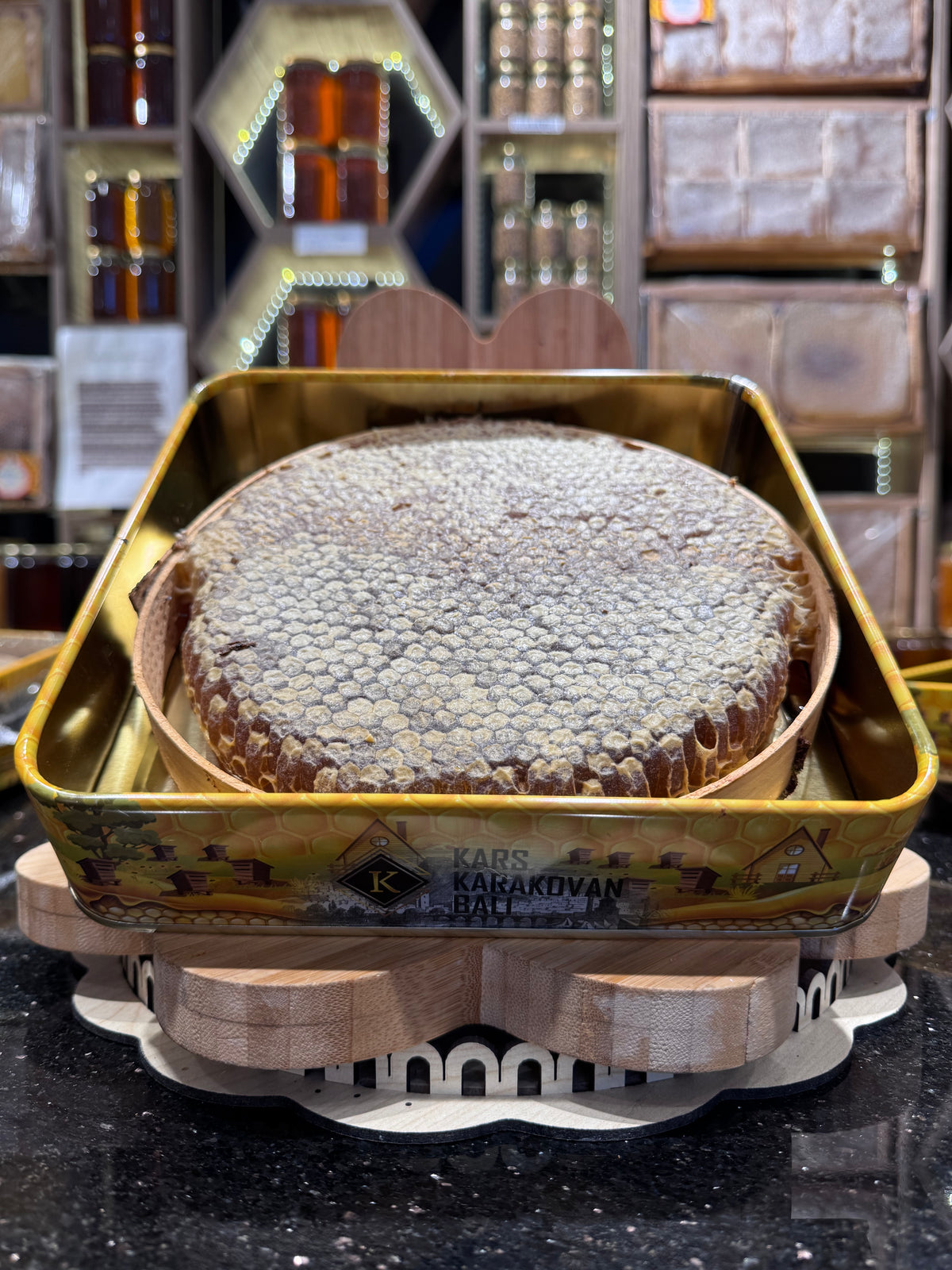 Karakovan Balı Petek altın serisi1.300 1.700  kg arası